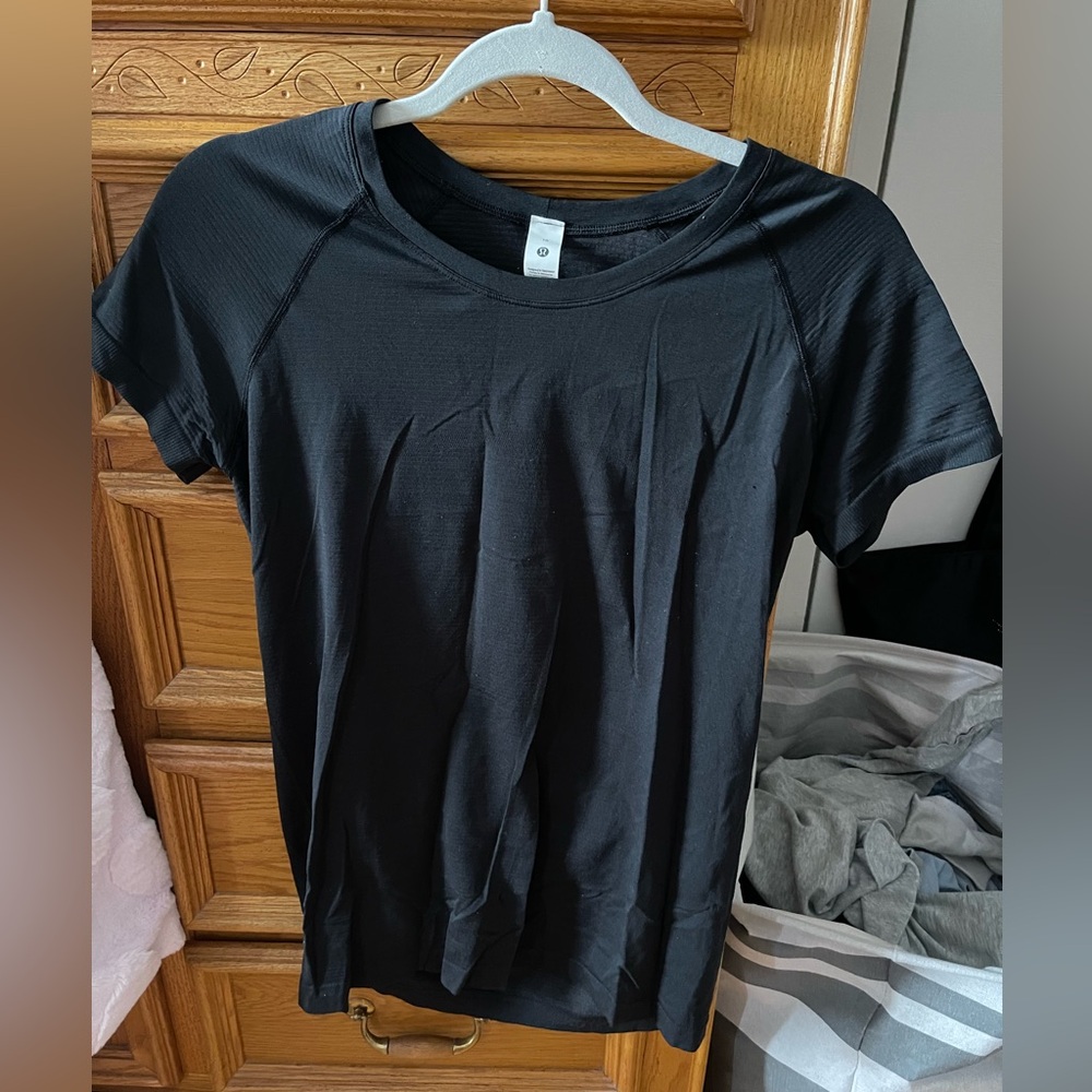 Lululemon Swiftly Tech Tee in Black